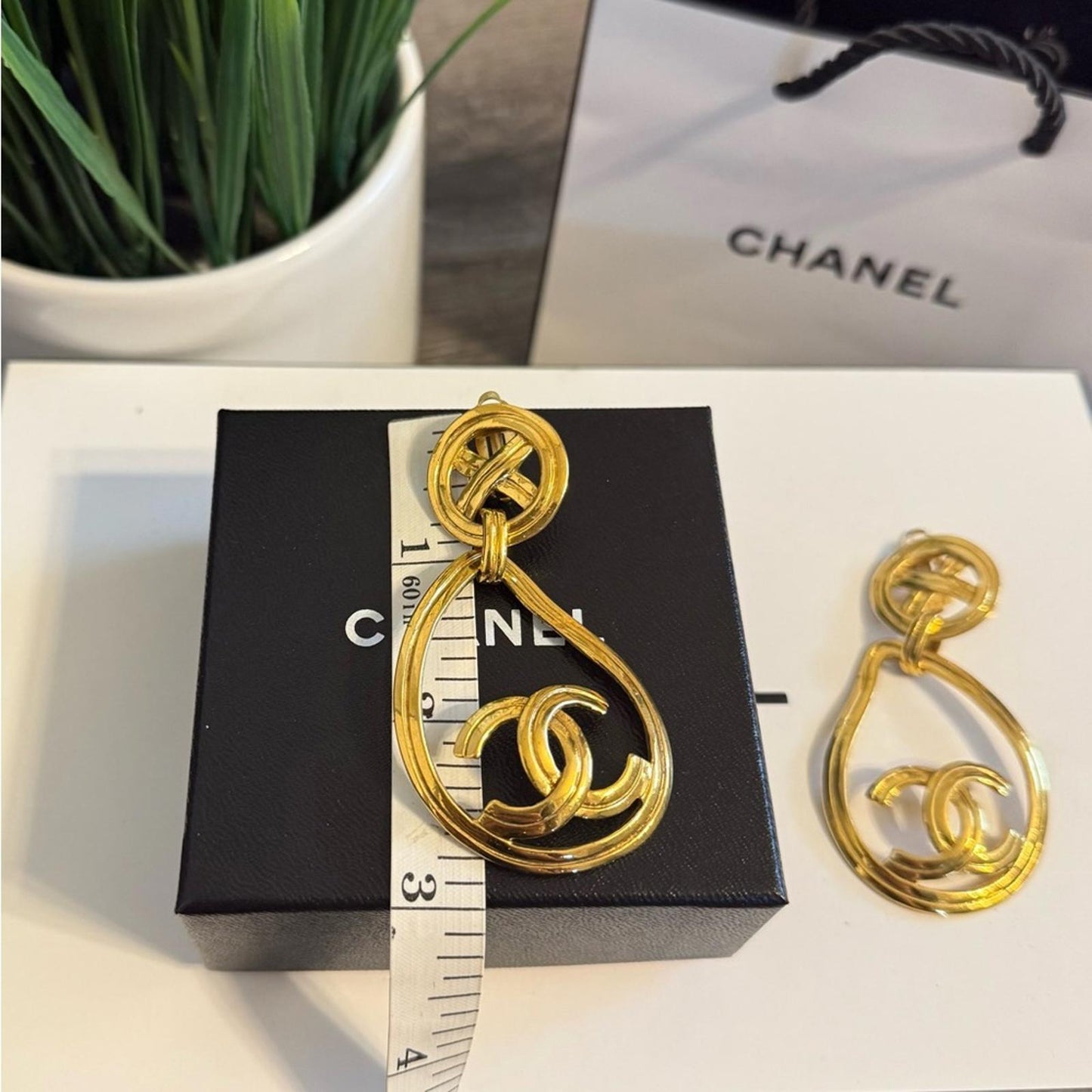 Beautiful CHANEL Vintage Gold CC Statement Dangle Clip On Earrings