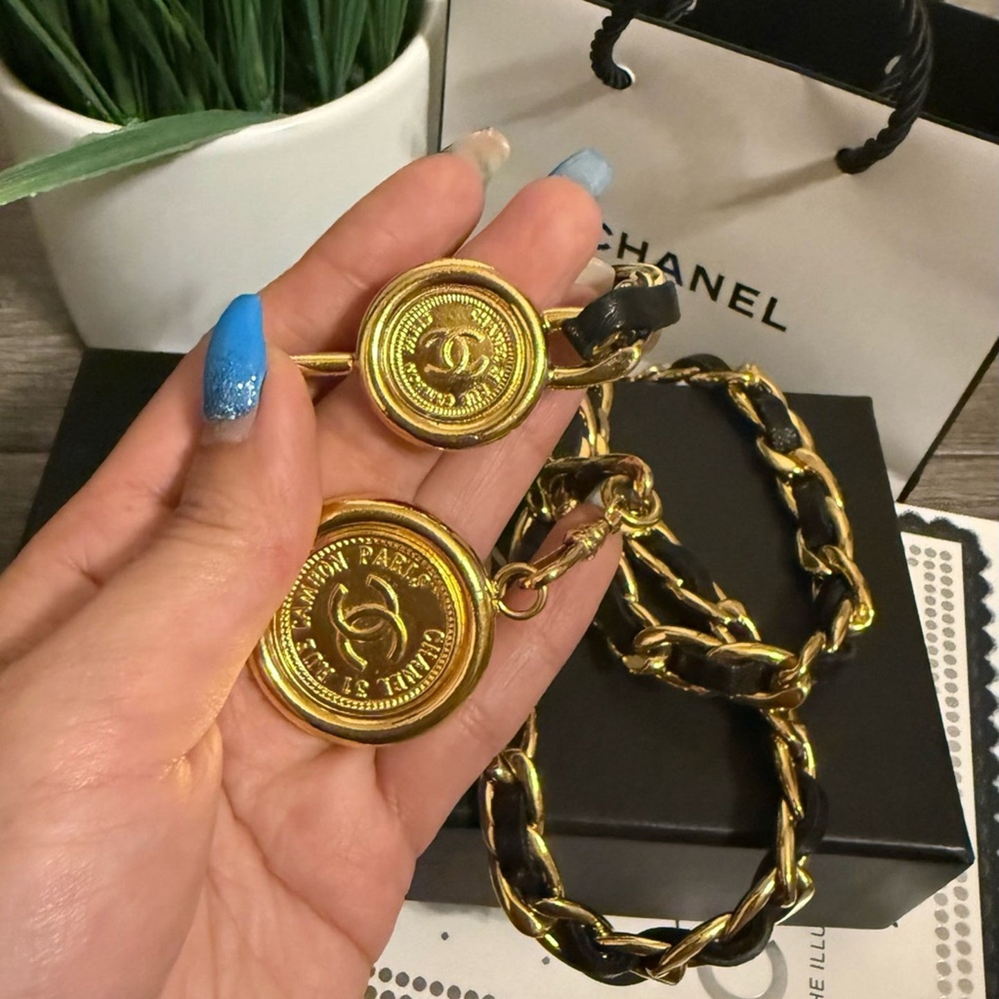 CHANEL Vintage Black Leather Gold 31 Rue Cambon CC Coin Chain Necklace/Belt