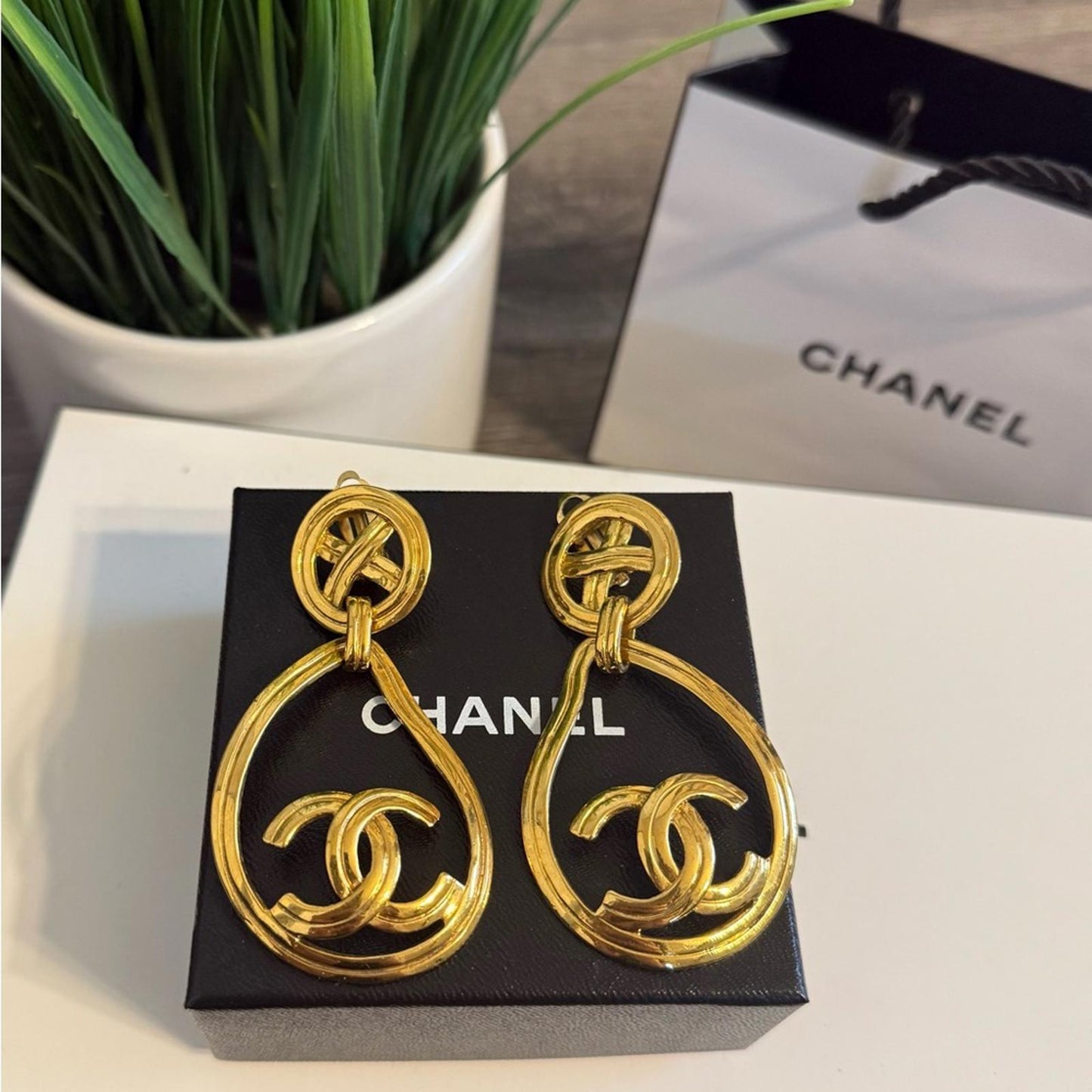 Beautiful CHANEL Vintage Gold CC Statement Dangle Clip On Earrings