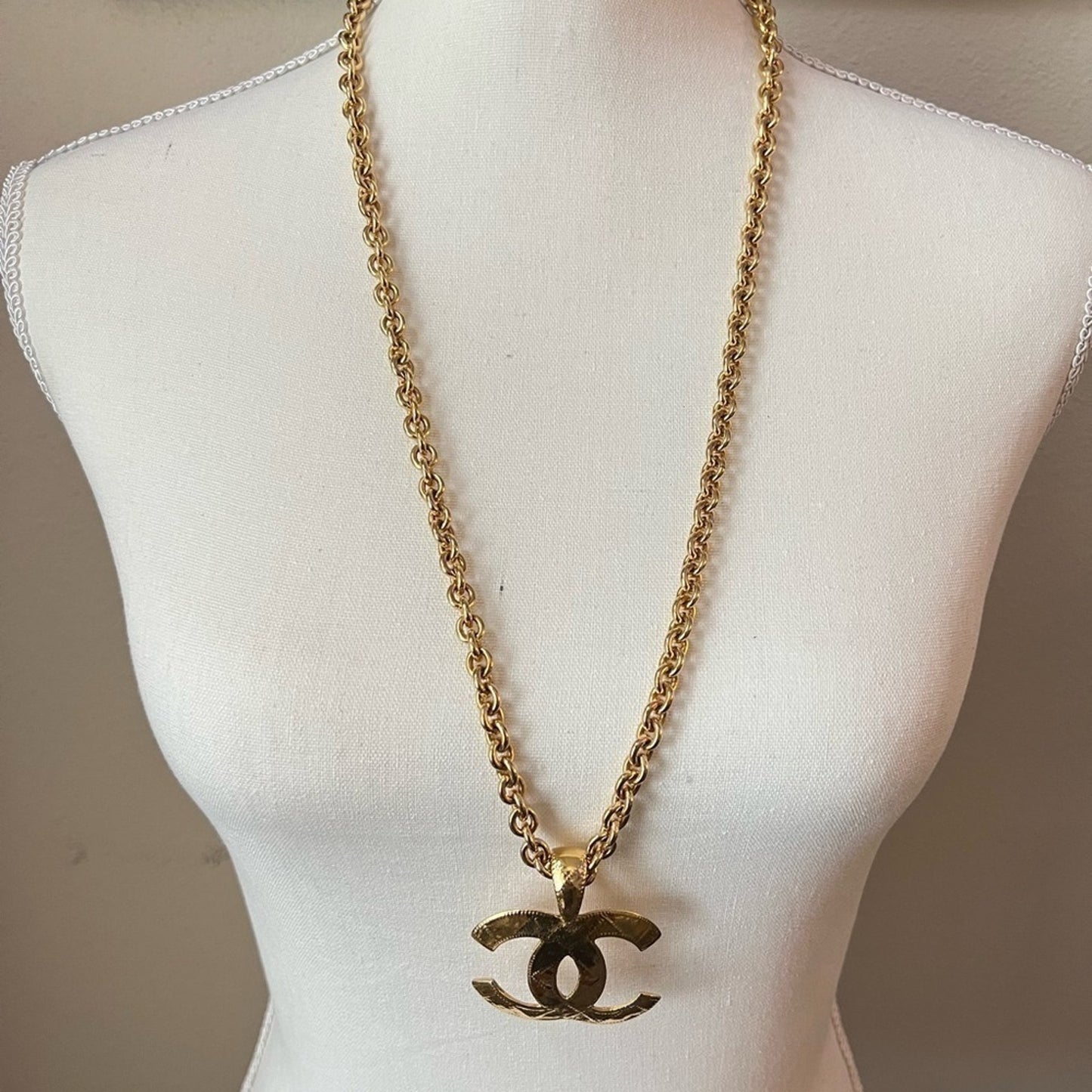 CHANEL Vintage Quilted CC Pendant Necklace